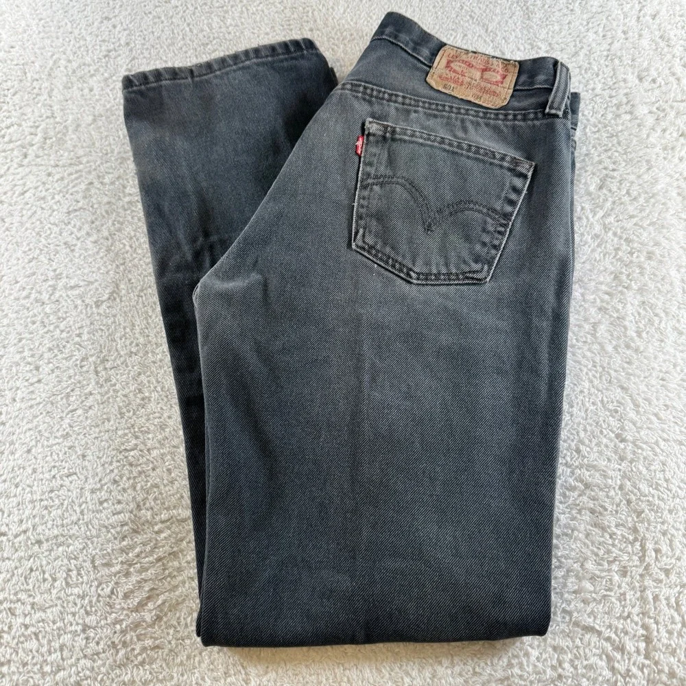 Y2K Levis 501 Jeans Mens 33x32 (tag 34x32) Black Button Fly‎ Straight Distressed